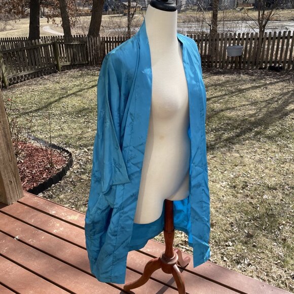 Vintage Blue Silk Kimono Robe With Embroidered Floral & Butterfly Design Open Fr - Picture 1 of 9